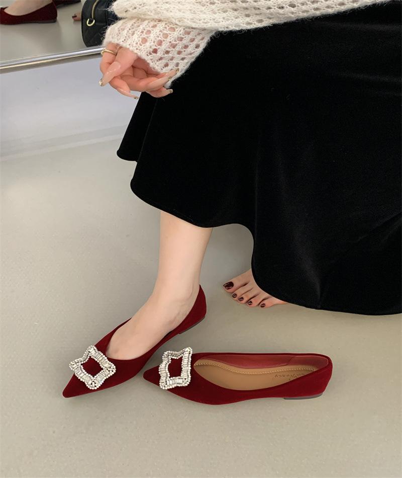 2025 autumn new commuter pointed rhinestone buckle thin heel cat heel shallow mouth single shoes