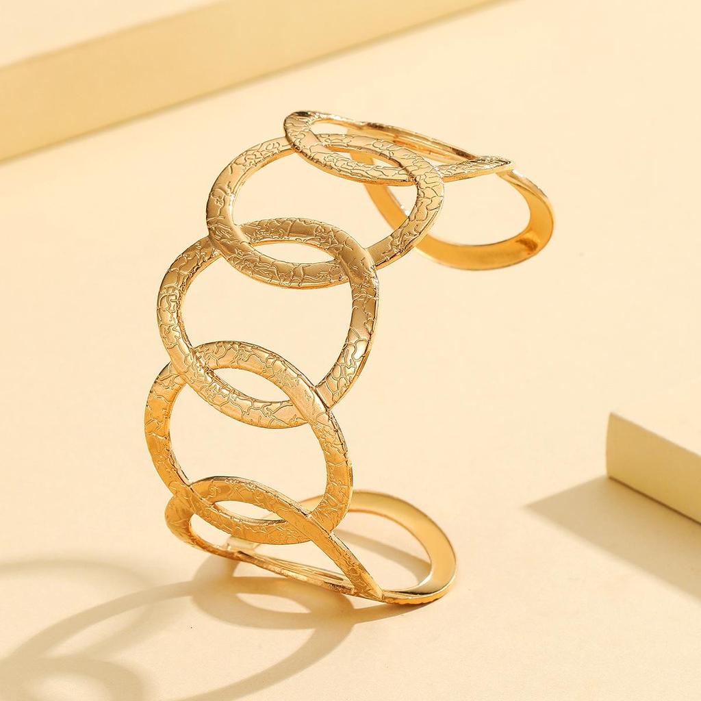 18K Gold Hollow Geometric Oval Stainless Steel Bracelet for Women