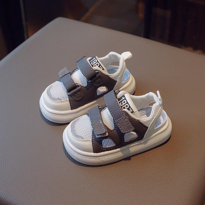 Children's Sports Half-sandals for Summer, New Mesh Breathable Baby Shoes for Boys and Girls, Closed-toe Beach Shoes with Soft Soles, Versatile
