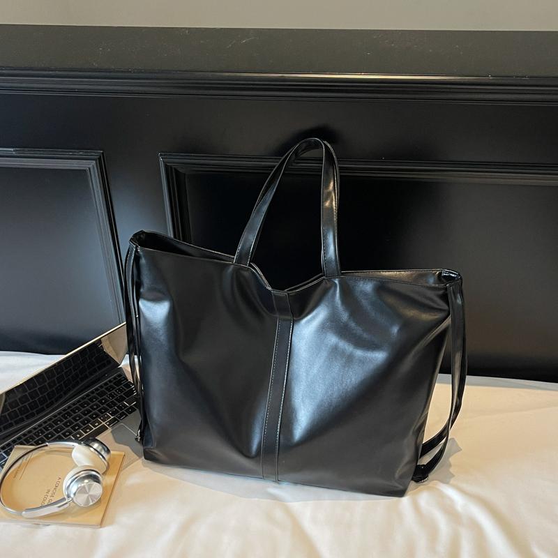Large Capacity Traveling Tote Bag Women Retro PU Sports Handbags Solid Versatile Shopping Bags Female Commuting Shoulder Pack