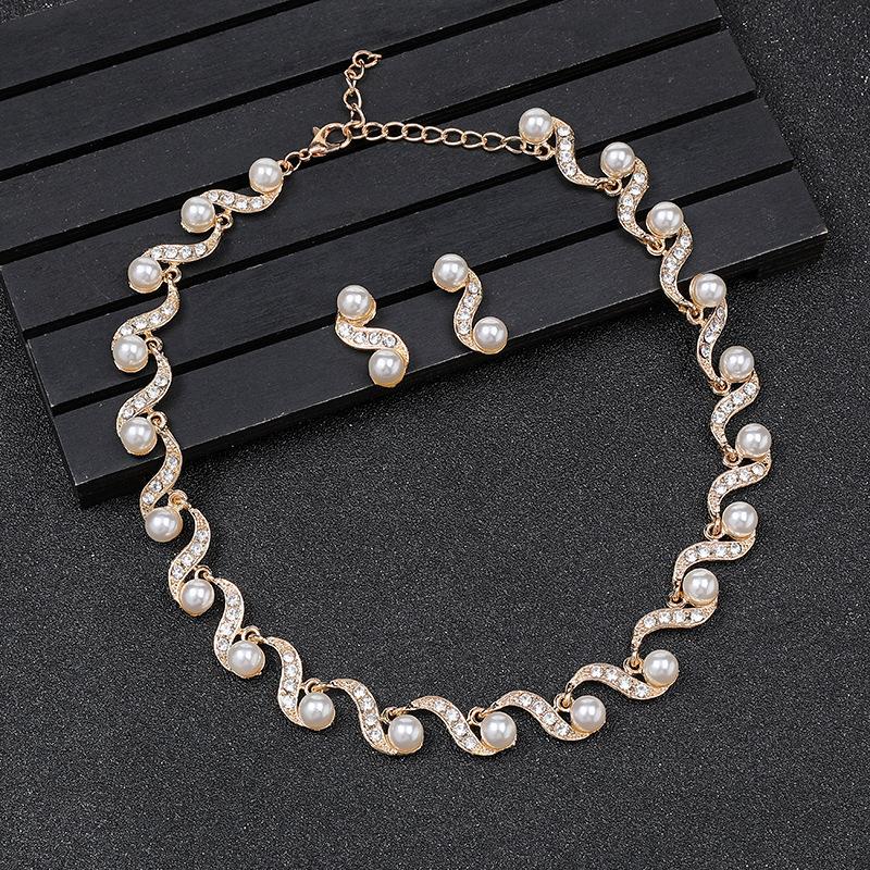 2026 Pearl Necklace Earrings Two-piece Set Women's Light Luxury Niche Versatile Sweater Chain Clavicle Chain Alloy
