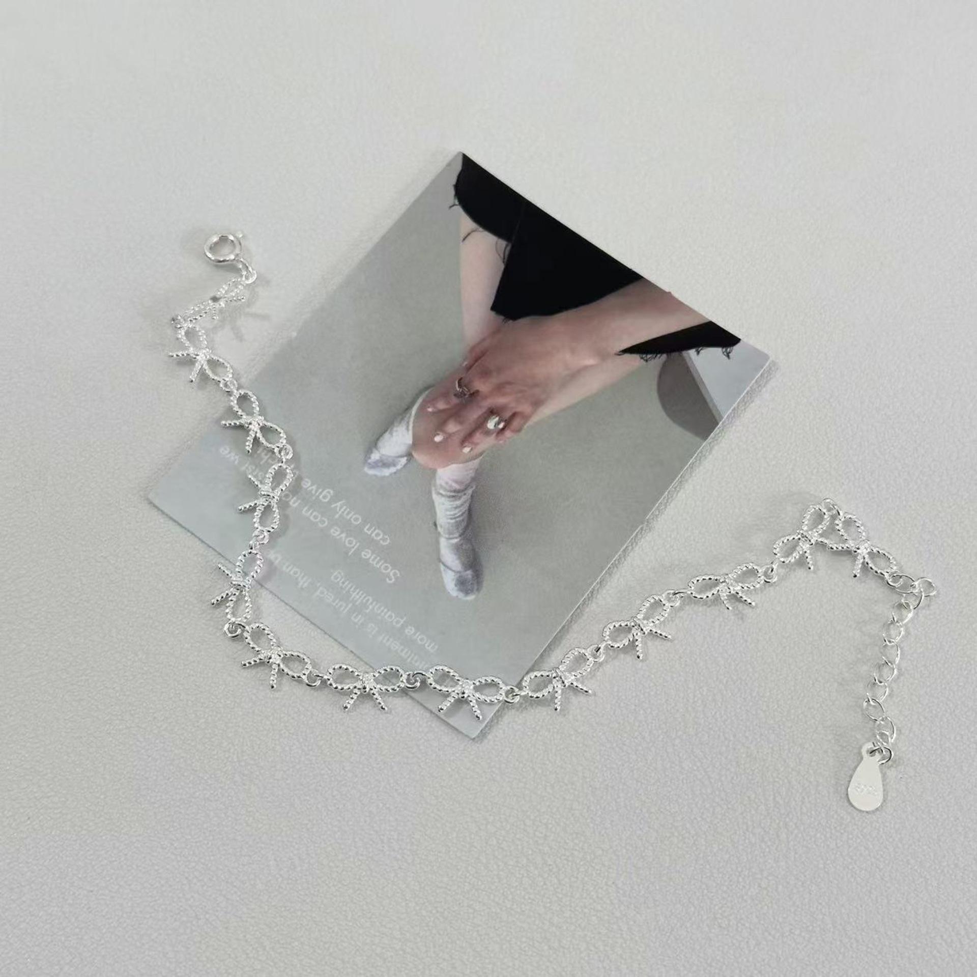 Trendy Women s Bow Bracelet: Stylish, Versatile, and Unique Wrist Accessory