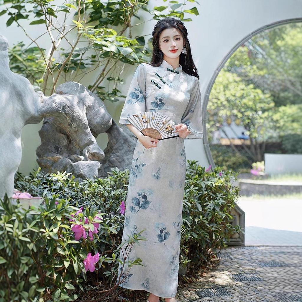 2025 Modern Chinese Big Sleeve Qipao: Elegant Retro-Inspired Daily Wear for Young Women