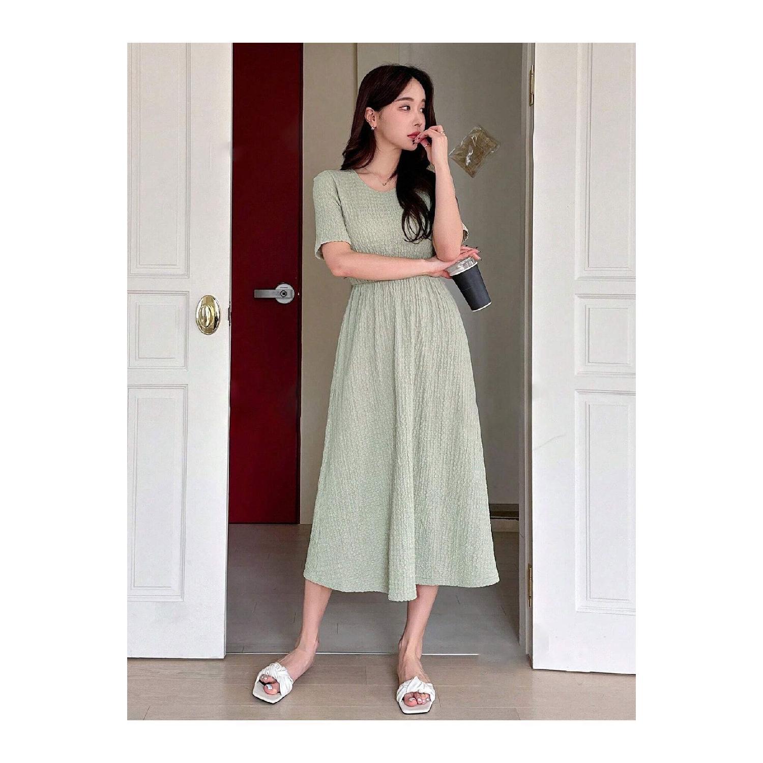 

Зеленое платье-миди с короткими рукавами и складками S