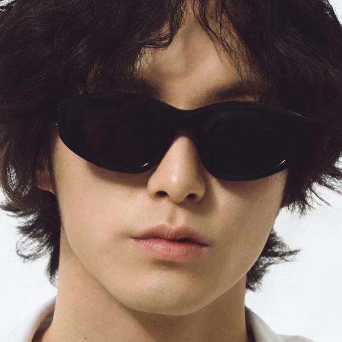 Tri-oval sunglasses black