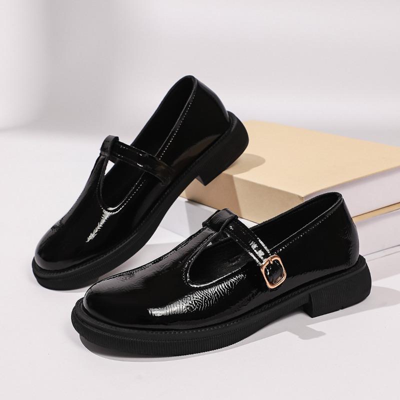 Fashion French Plus Size Single Shoes 2025 Spring and Autumn Retro T-Buckle Cutout Women's Mary Jane Shoes Square Heel
