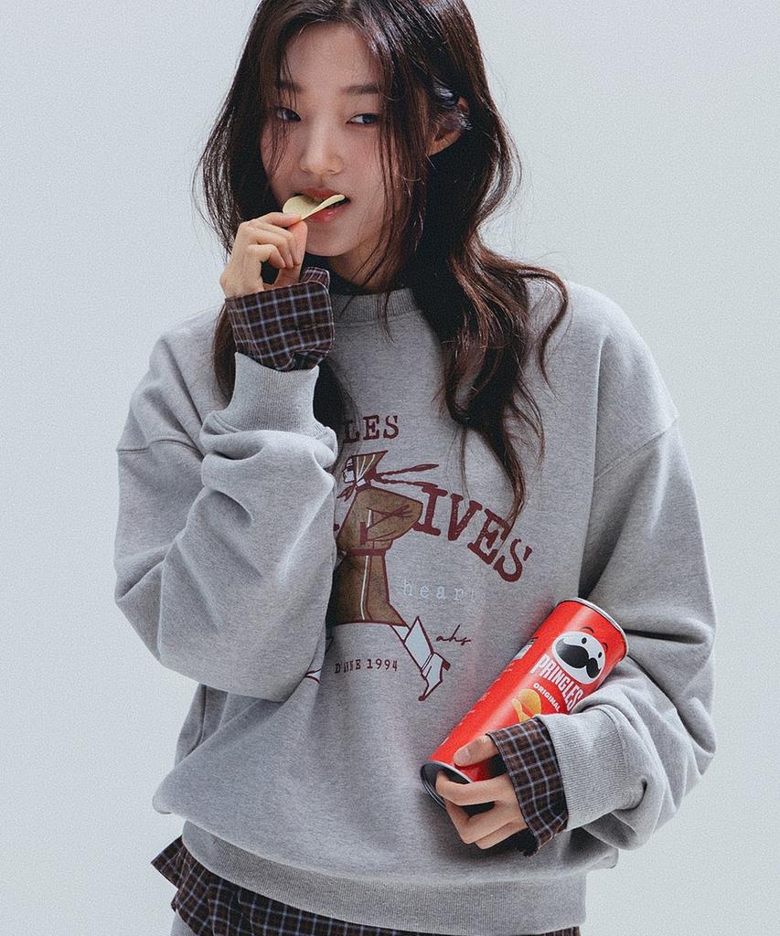 ANNEHEARTS Walking Girl Archive Sweatshirt_Melange