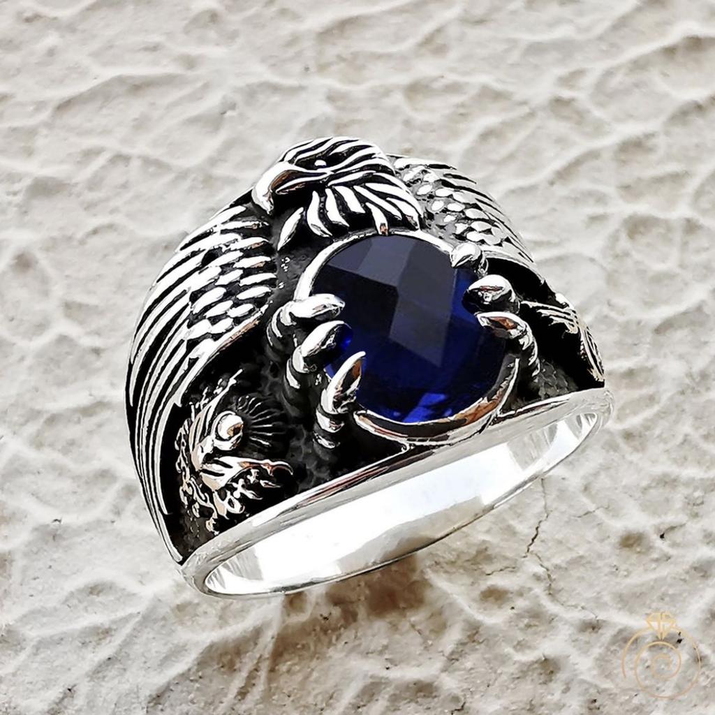 Luxury European and American Retro Trendy Men Domineering Inlaid with Blue Gemstone Rings, Punk Men's Eagle Wings Ring