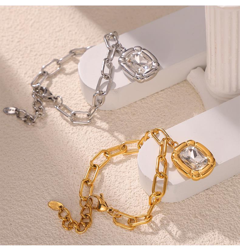 Minimalist Gold-Plated Titanium Steel Pendant with Diamond-Accents - Geometric Oval Design Jewelry Set.