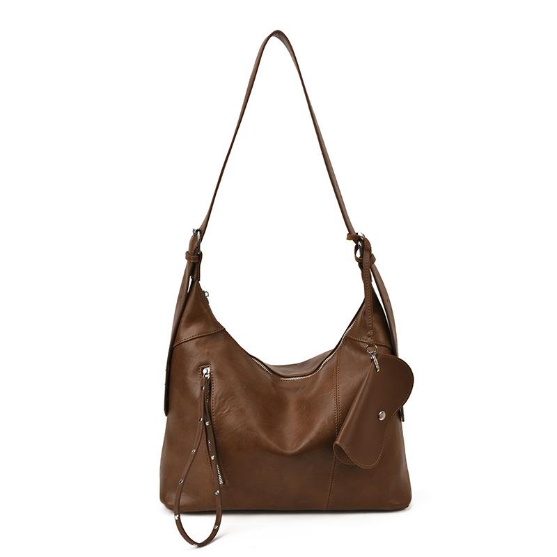 

Retro high-texture large-capacity tote bag women s 2025 autumn and winter new soft-faced shoulder bag versatile commuter underarm bag коричневый