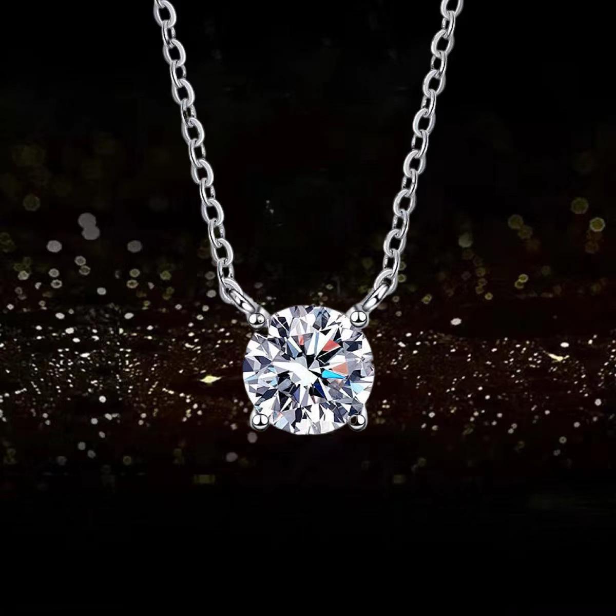 Cross Style S925 Sterling Silver Moissanite Necklace with 1 Carat Luxury Four-Claw PT950-Plated Pendant Clavicle Chain Super Flash High Carbon 0.5 Carat
