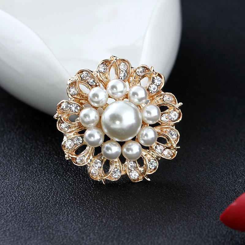 Fashion Flowers in The Middle of The Pearl Brooch Corsage Flower Corsage Buckle Female Accessories Long-Lasting Color Exquisite Hypoallergenic Brooch