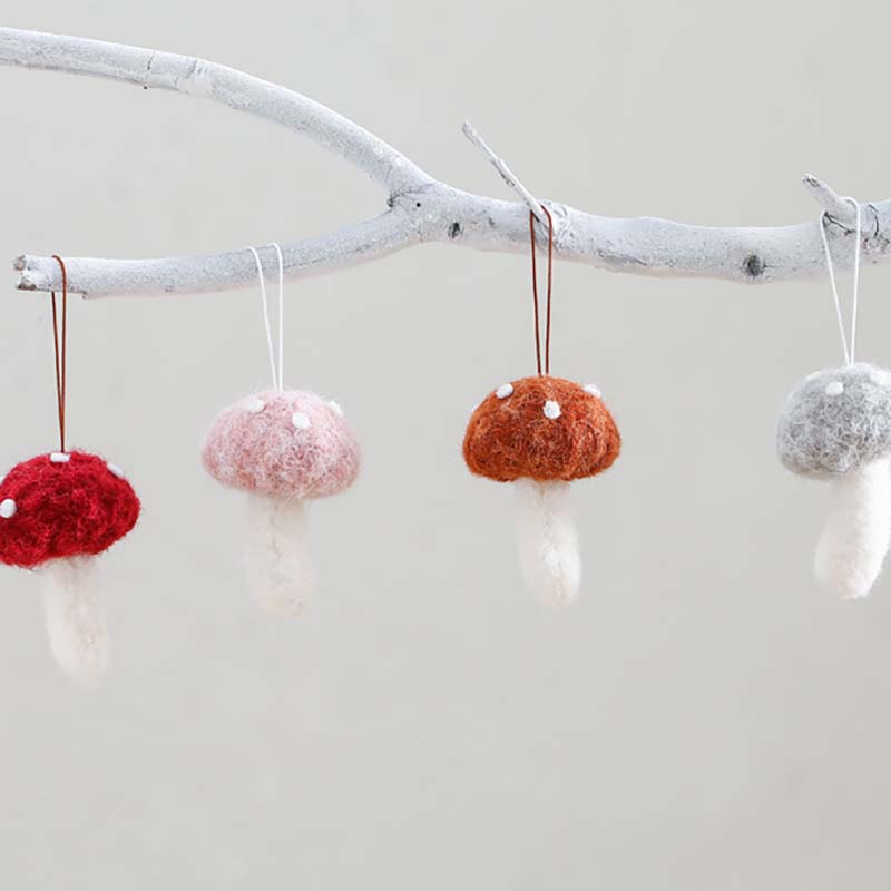 WTEMPO 1PC Christmas Cute Furry Mushroom Shaped Ornaments DIY Christmas Scene Decor Supplies Christmas Tree Decor Hanging Pendents