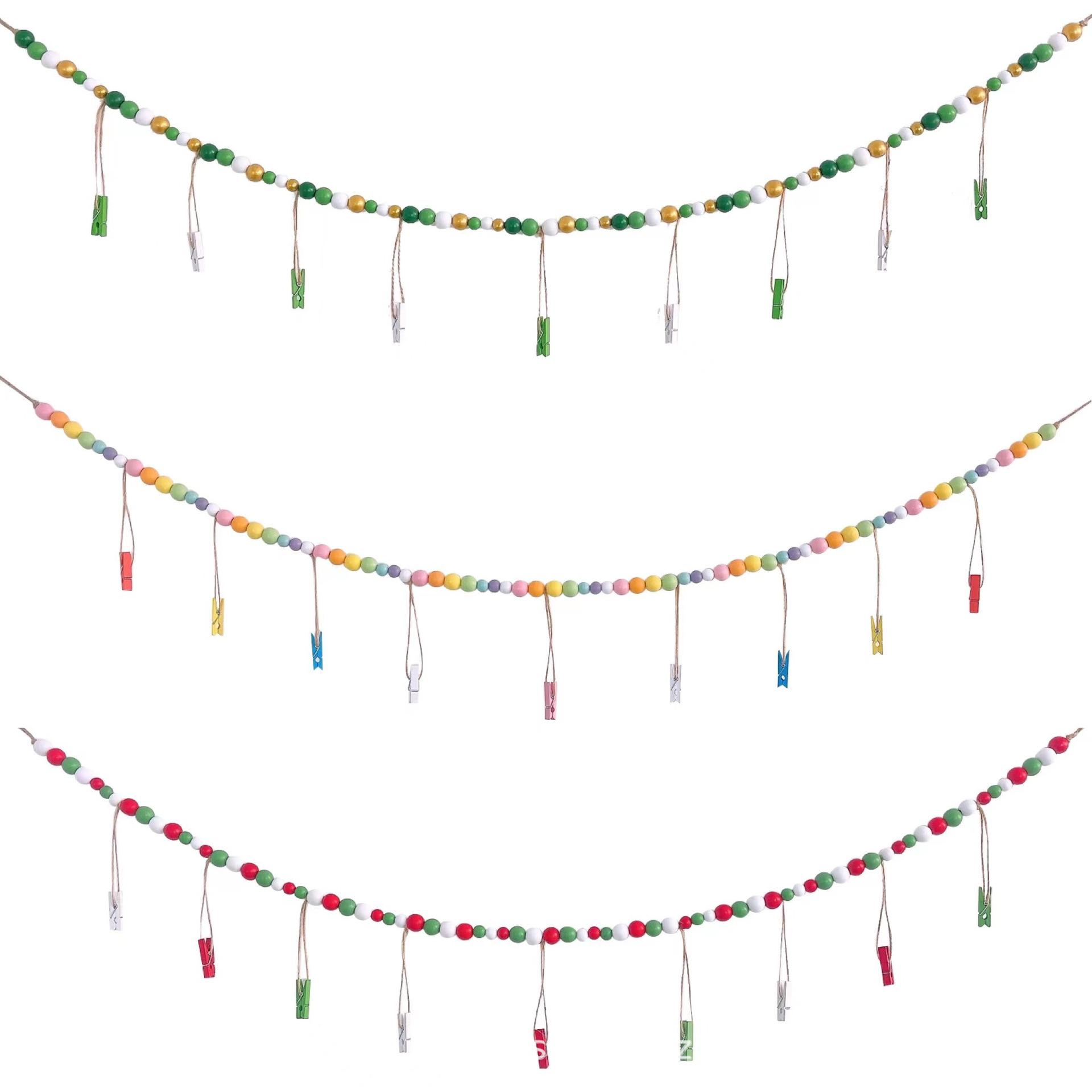Holiday Wooden Bead Tassel Photo Display with Clips - Home Decoration Ornament