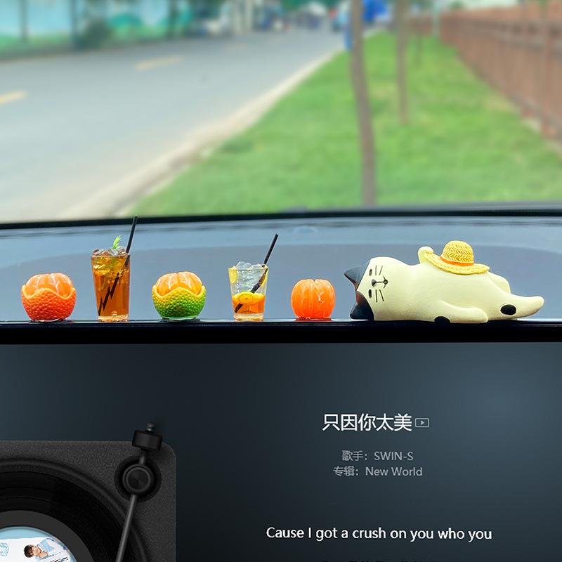 Cute Kitten Ice Car Ornament Car Center Console Display Ornament Desktop Small Ornament Ornament