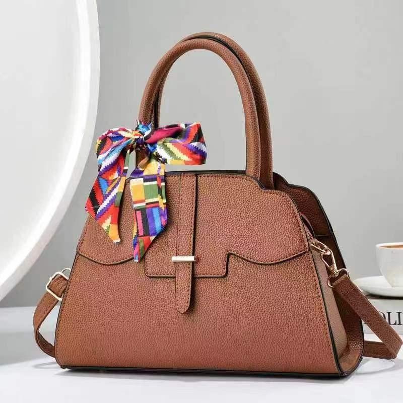 Trendy And Versatile Women's Tote Bag In Multiple Colors For Daily Fashion Needs