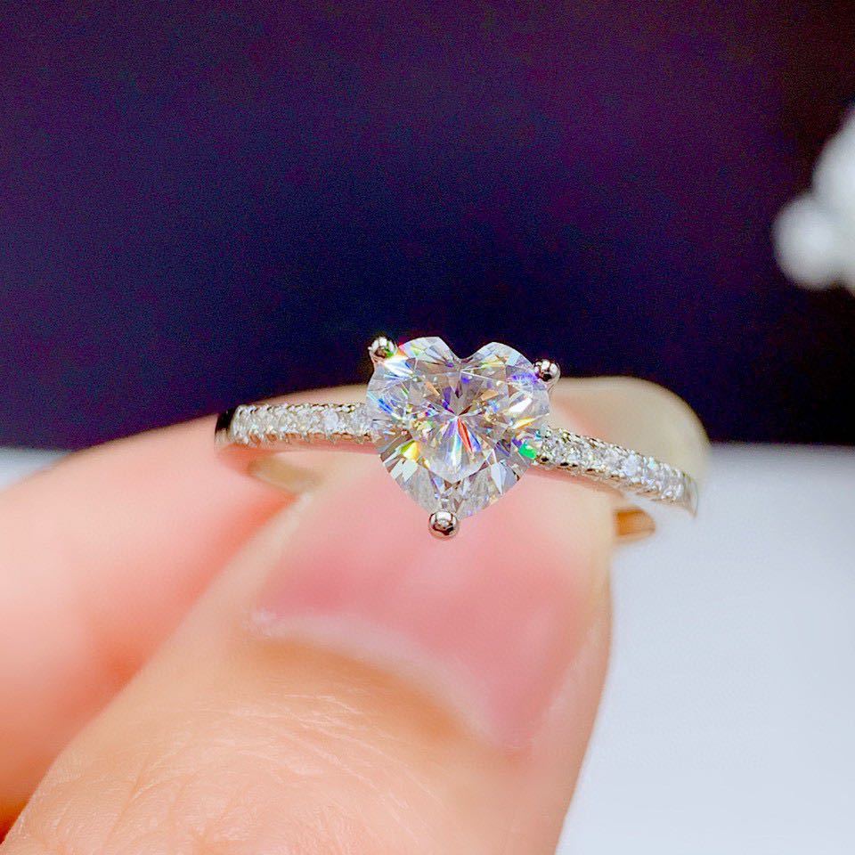 Wosikate Trendy Heart-Shaped High-Carbon Diamond Engagement Ring For Women Copper-Plated Banquet Finger Ring Fashion Jewelry