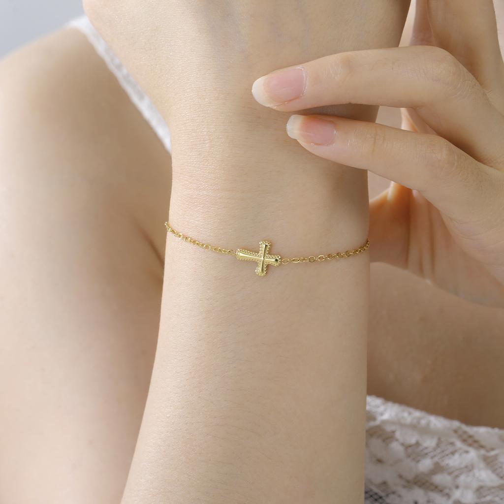 Teamer Embossed Cross Pendant Bracelet Stainless Steel Gold Color For Women Girls Fashion Romantic Vintage Jewelry Gift