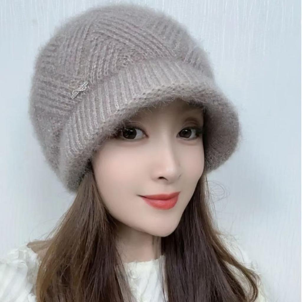 New Winter Fashion Women's Warm Hat - Middle-aged and Elderly Ladies' Earflap Beanie