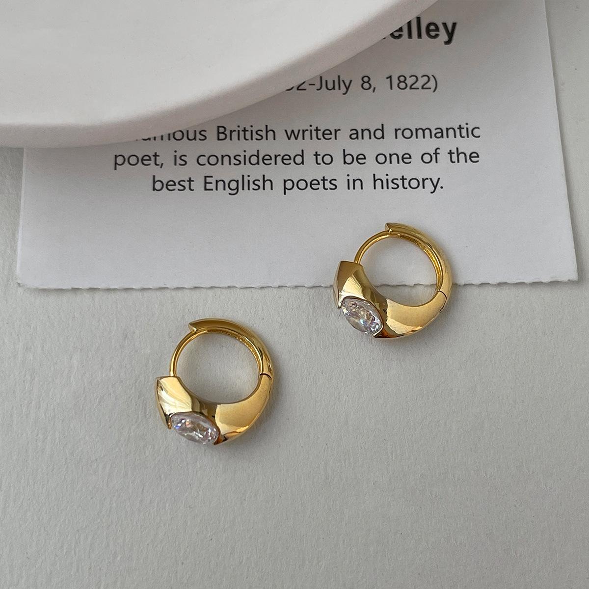 

925 silver needle zircon earrings women s niche design high-end earrings exquisite fashion autumn and winter atmospheric earrings new products 925 silver needle