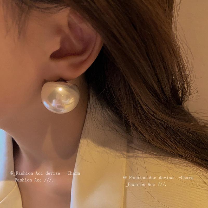 Silver needle retro pearl geometric earrings French exaggerated high-end stud earrings niche versatile temperament earrings women