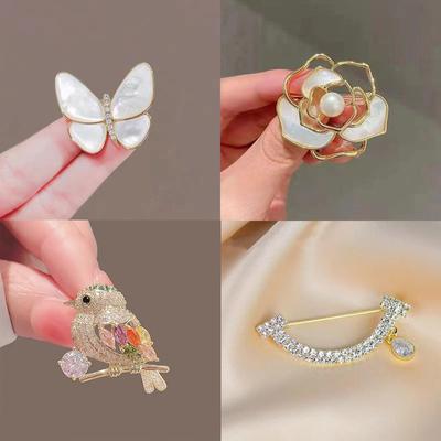 Camellia Corsage Pearl Flower Animal Premium Butterfly Brož, Xiaoxiangfeng Pin Jacket Oděvní doplňky