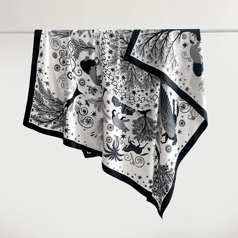 130*130Cm Oversized Animal Floral Printed Square Scarf Soft Thin Smooth Silk Shawl Leisure Style Windproof Sunscreen Head Wrap