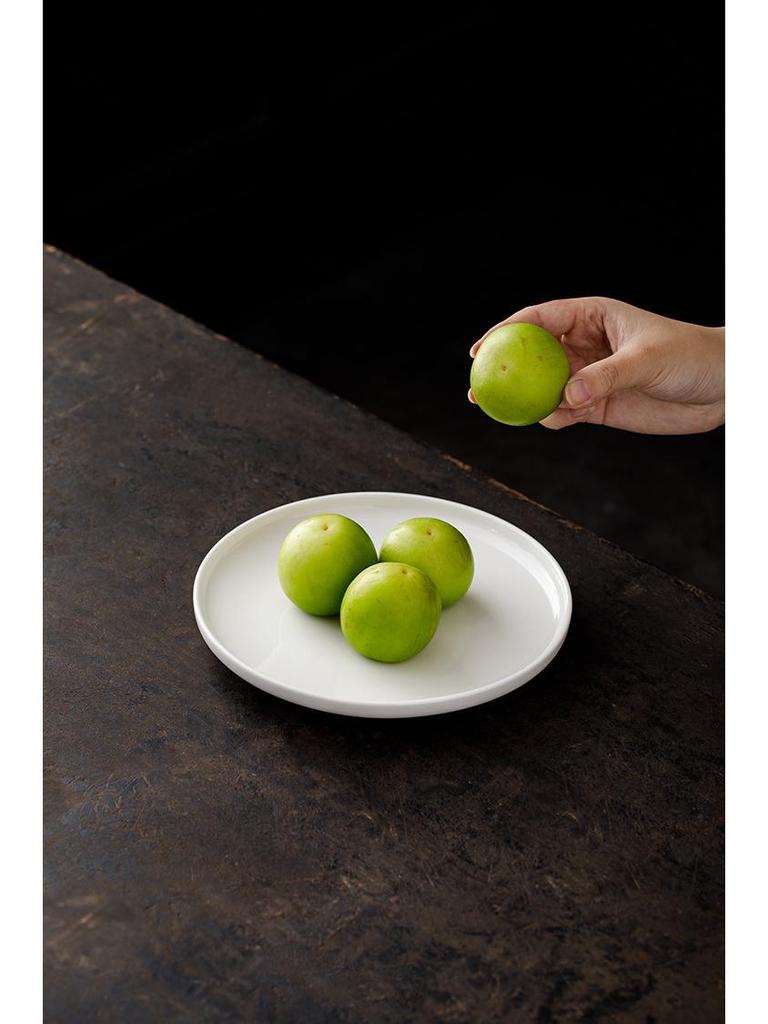 Off-White 8" Låg Tallrik med Kant - Dehua Porslin för Biff, Västerländsk Matlagning eller Wok.