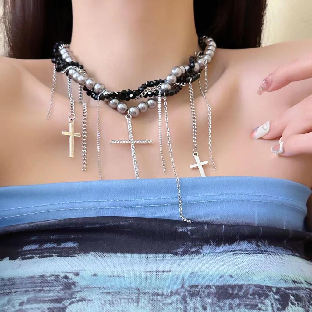 Colier cu pandantiv cruce și perle multistrat Chic Hot Girl pentru femei