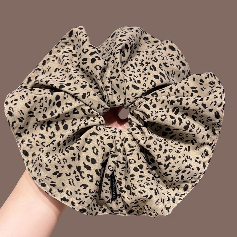 Korean Retro Leopard Print Scrunchie for Women - Fashionable 2025 Hair Tie Rubber Band Accessory