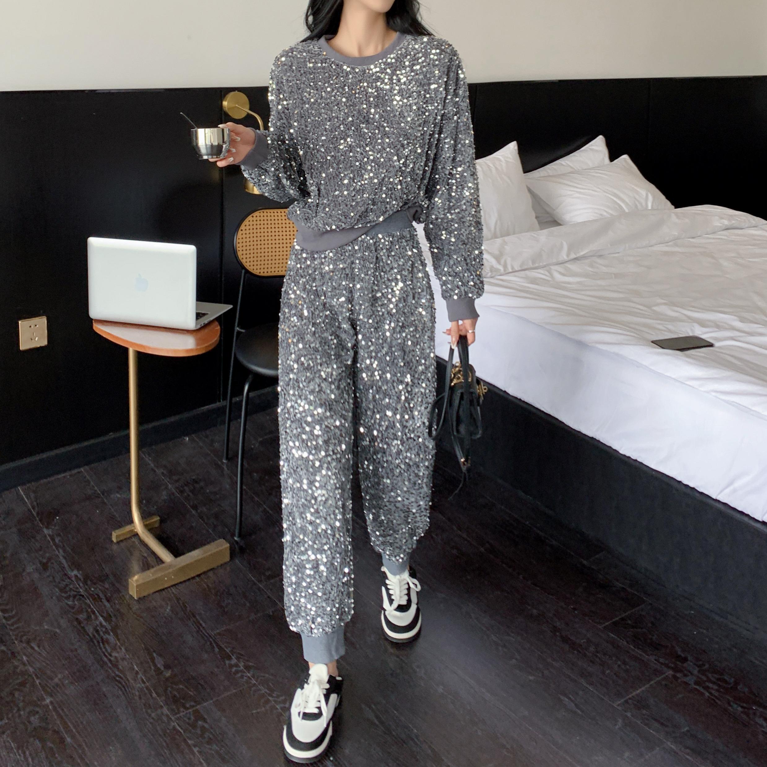 

RUGOD Модный женский костюм, индивидуальный модный комплект с пайетками, топ и брюки, комплект из двух предметов, плиссированные широкие брюки с высокой талией и разрезом One Size серый