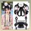 Traje Hanfu de Estilo Antiguo con Maquillaje Elegante y Frescos Accesorios Florales para el Cabello