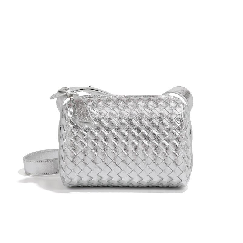 

Женская легкая роскошная сумка-кроссбоди на одно плечо, маленькая квадратная сумка и серебристая сумка-подушка