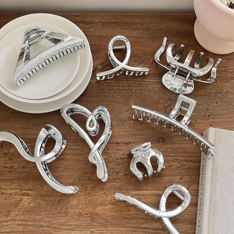Silver Cold Wind Hair Clip Women High-end Hair Texture Shark Clip Simple Love Hair Accessories