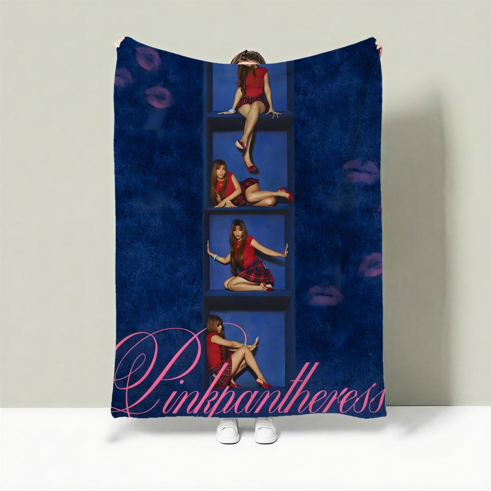 Singer P-PinkPantheress Throw Lightweight 240g Flannel Blanket Soft Skin-friendly for Summer Cooling 75X95CM