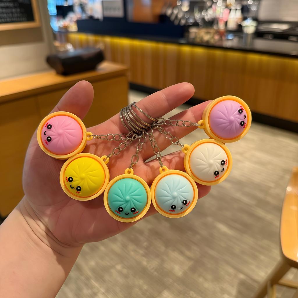 Cute Bao Bun Shaped Keychain, Simulated Food Pendant for Bags and Keys, Random Color