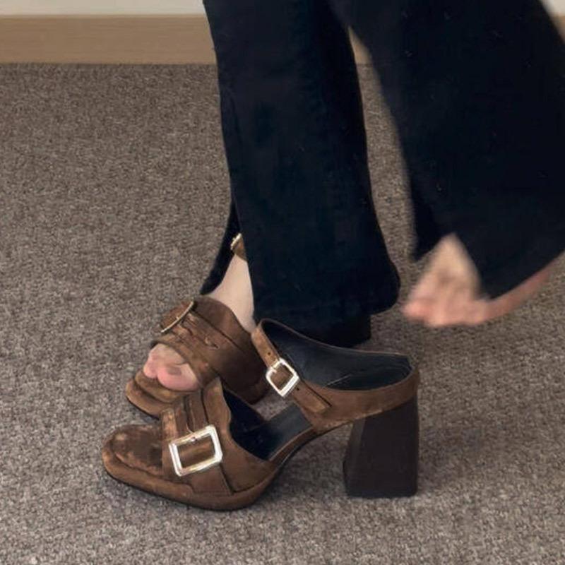 

Thick-soled slippers women s wear retro brown square head open-toed belt buckle with thick heel beautiful sandals 35 коричневый