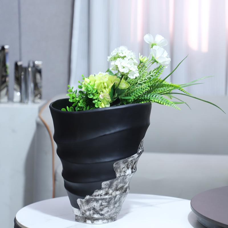 Creative Resin Vase Silver Geometric Spiral Flowerpot Stripes Flower Vase Flower Arrangement Accessories Home Decoration