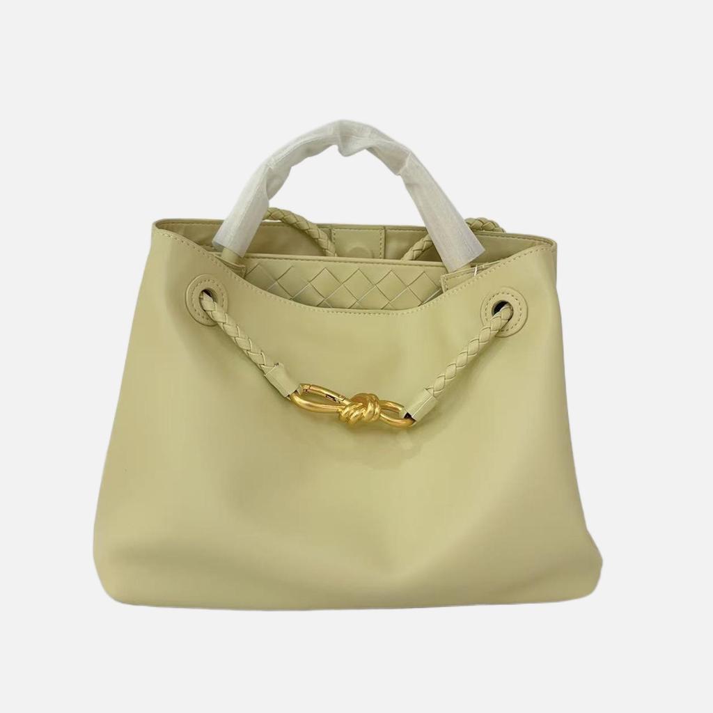 2025 Kabelka z pravé kůže: Vysoce kvalitní hovězí kůže, kovová provazová přezka, všestranná taška přes rameno