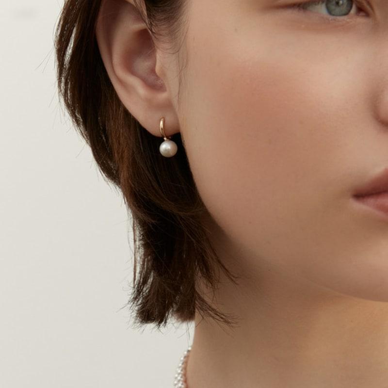 LUNNE 14k Grace Freshwater Pearl One-Touch Hoop Earrings (14k Gold) #LFE22