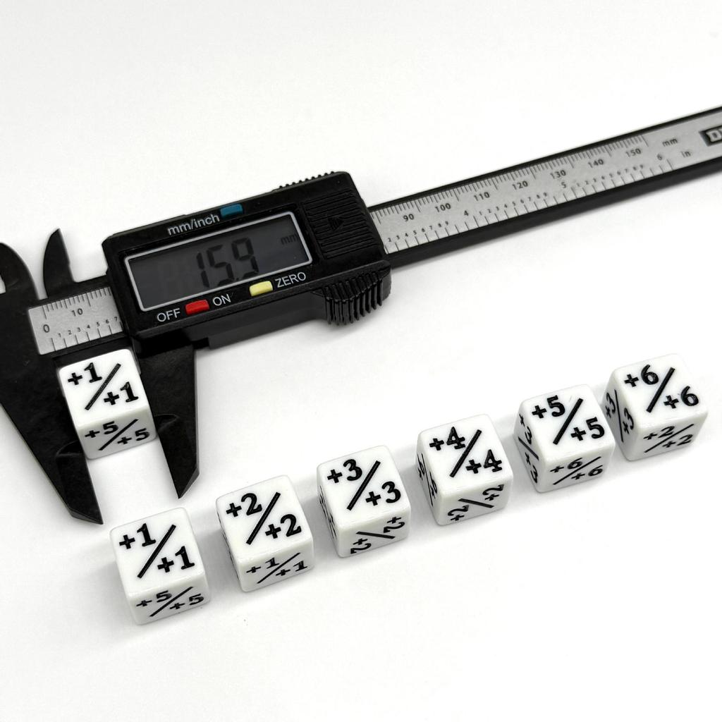 16mm Sada sčítacích a odčítacích kostek - Kostky s čísly a znaménky plus/minus pro stolní hry MTG