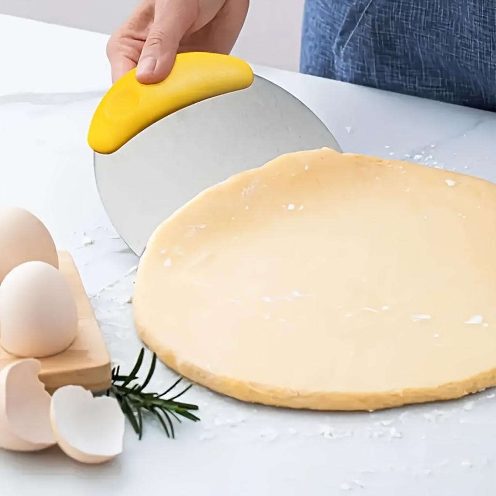 1 Piece Multi-Functional Stainless Steel Pastry Spatula with Measuring Ruler , Great for Cutting Bread, Pizza, Cake .