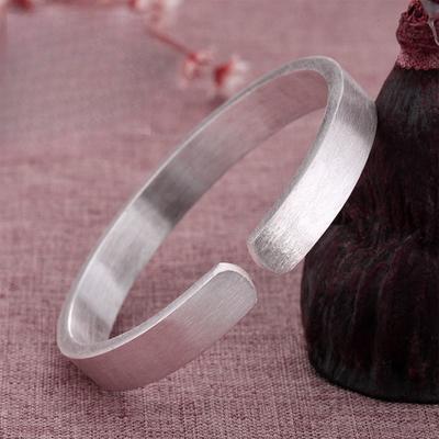 Versilbertes, gebürstetes offenes Armreif in koreanischer Version, modisches Retro- und schlichtes Paar-Armband-Accessoire