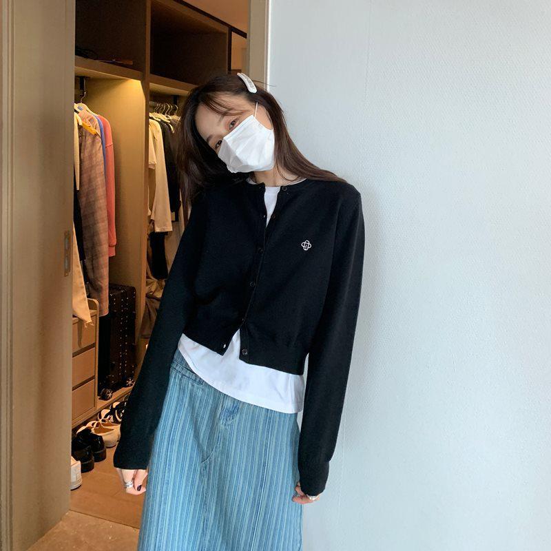 Raspberry Knitted Cardigan for Women: Korean-Style Sweater for Petite Girls, Perfect Pink Layer for Spring & Autumn