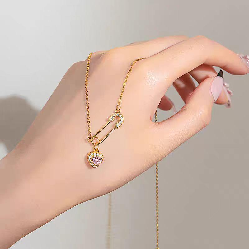 Light Luxury Zircon Pin Love Heart Copper Pendant With Stainless Steel Chain Necklace Clavicle Choker Jewelry