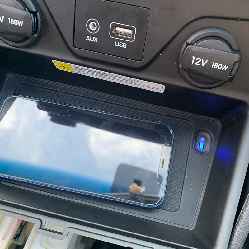 15W car wireless charger fast phone charger charging case charging holder for Hyundai Tucson 2015 2016 2017 2018