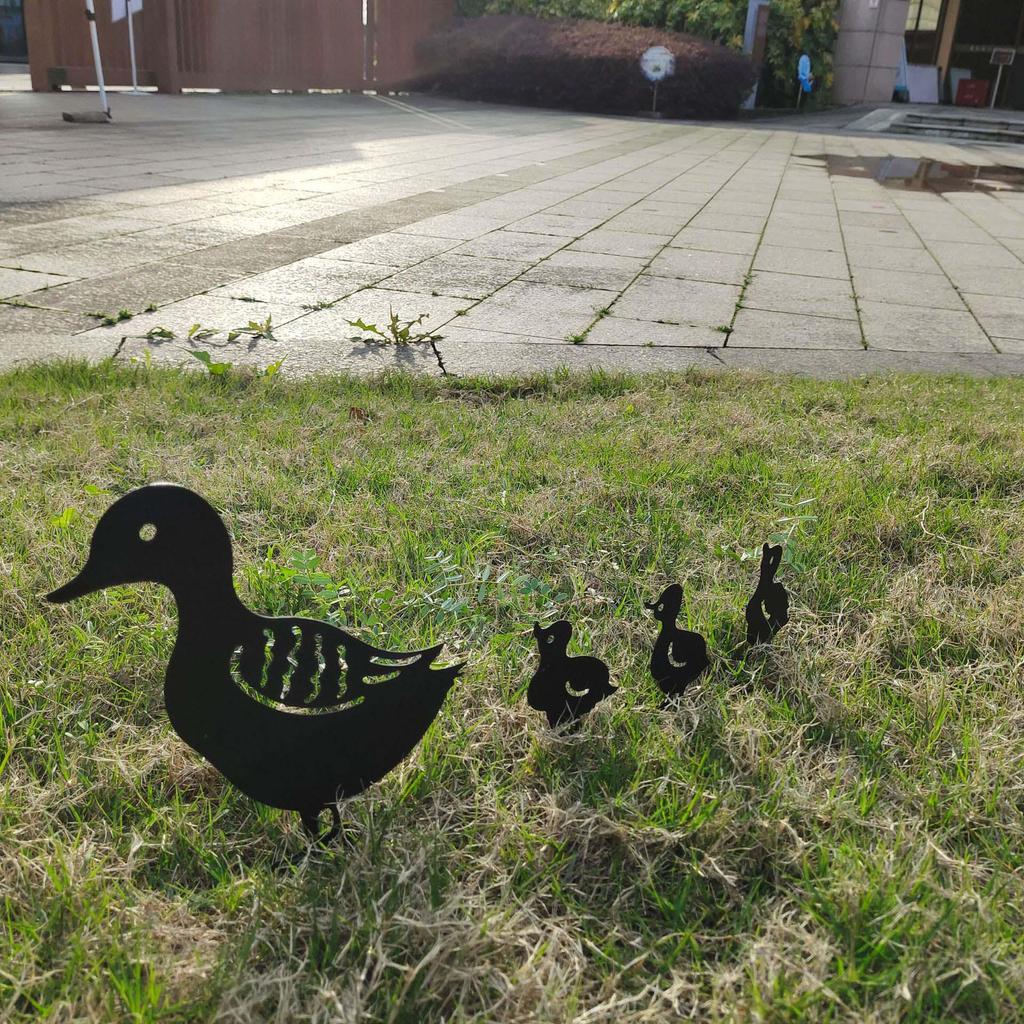 Creative Wrought Iron Duck Family Garden Silhouette Ornaments