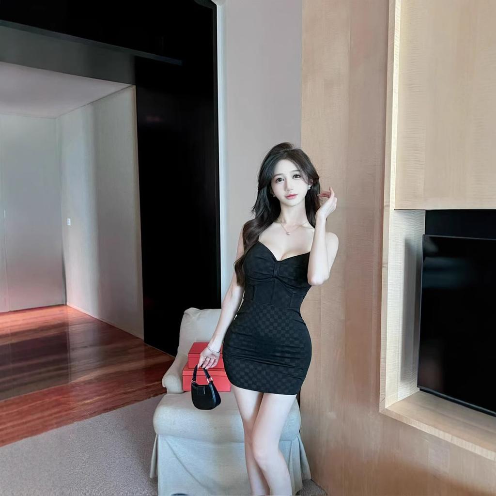 Autumn and Winter Sexy Celebrity Low-cut Hip-wrapped Short Cotton High-elastic Base Solid Color Versatile Suspender Dress Women