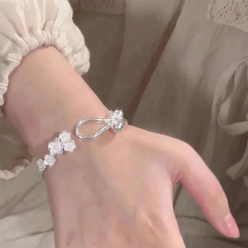 Vintage Sweet Cute Blossom Open Design Sense Bell Bracelet Bangles Temperament Women Fashion Jewelry Chinese Steel Party Bangle