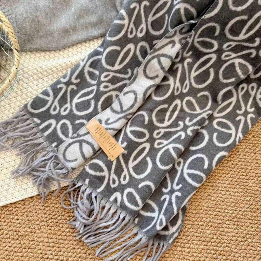 Damski dwustronny szal z wielbłądziej wełny moherowej i kaszmiru z frędzlami - Nadruk z logo, wszechstronny na jesień i zimę